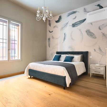 Central And Comfy Apartment Free Netflix And Disney Plus Bolonia Zewnętrze zdjęcie