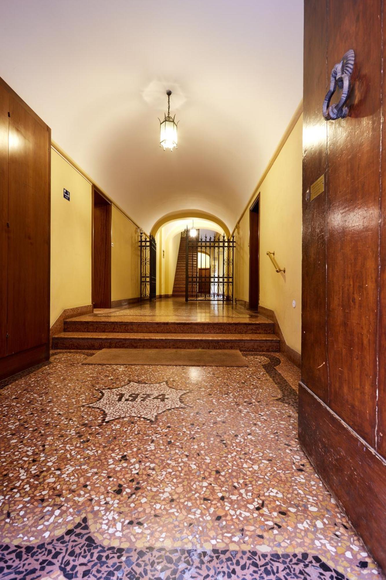 Central And Comfy Apartment Free Netflix And Disney Plus Bolonia Zewnętrze zdjęcie